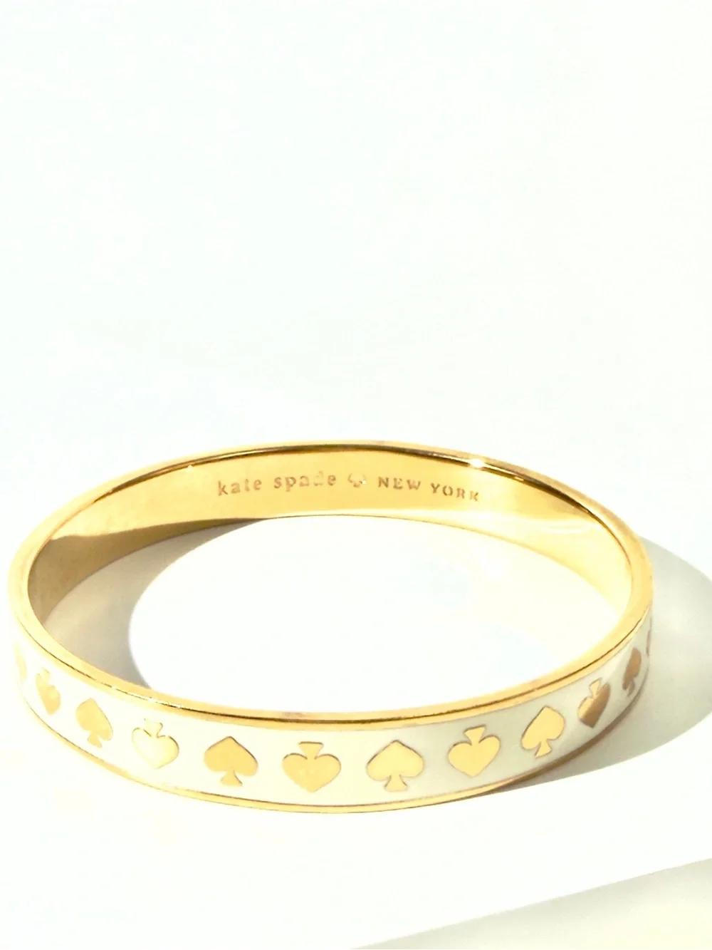 2 kate spade ♠️ gold-tone hot to trot spade bangle bracelets - white pink enamel